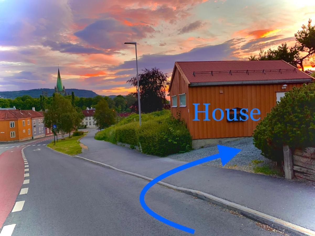 Private House-Terrace-Garden -Parking-Wifi-Smarttv Villa Trondheim Eksteriør billede